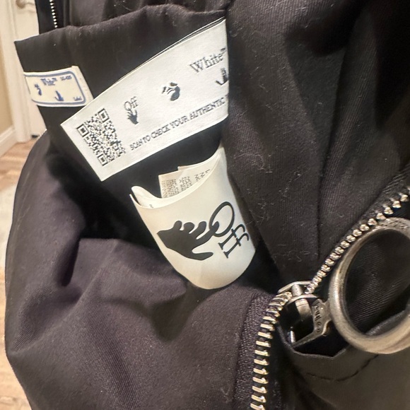 Off-White Black Backpack with Vibrant Arrows - Picture 7 of 10